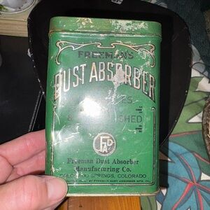 Freeman's Dust Absorber Tin in Green